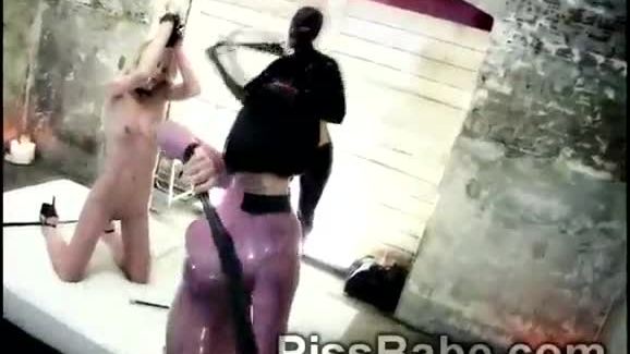Elvira Friss gets her ass cheeks smacked