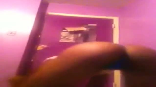 Ebony with tight body twerks nice ass